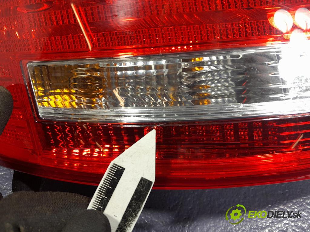 Audi A6 2004 svetlo / reflektor zad ľavá Vonkajsia: 4F5945095N