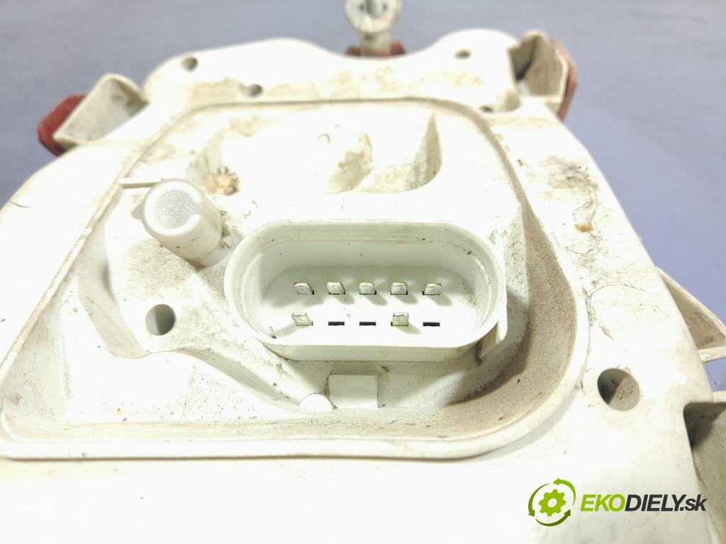 Audi A6 2004 svetlo / reflektor zad Prava: Vonkajsia: 