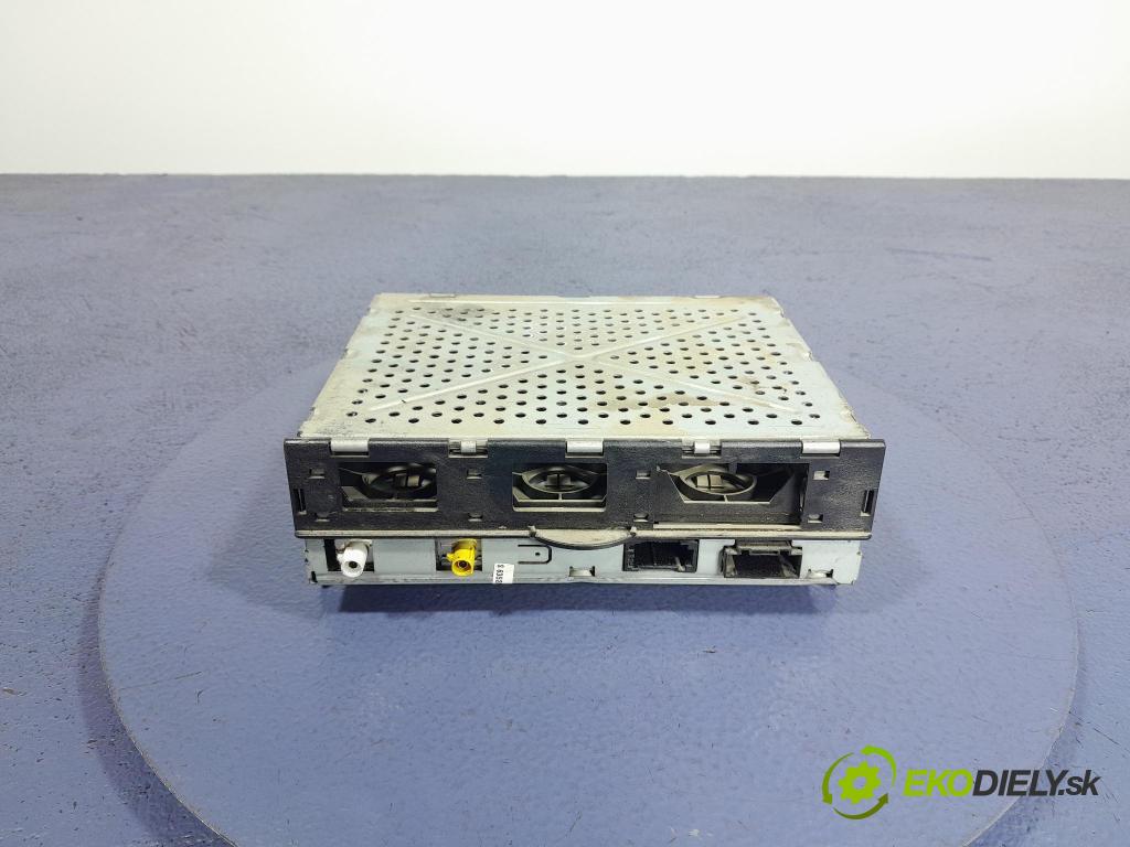 Audi A6 2004 Zesilovač: 4F0035541