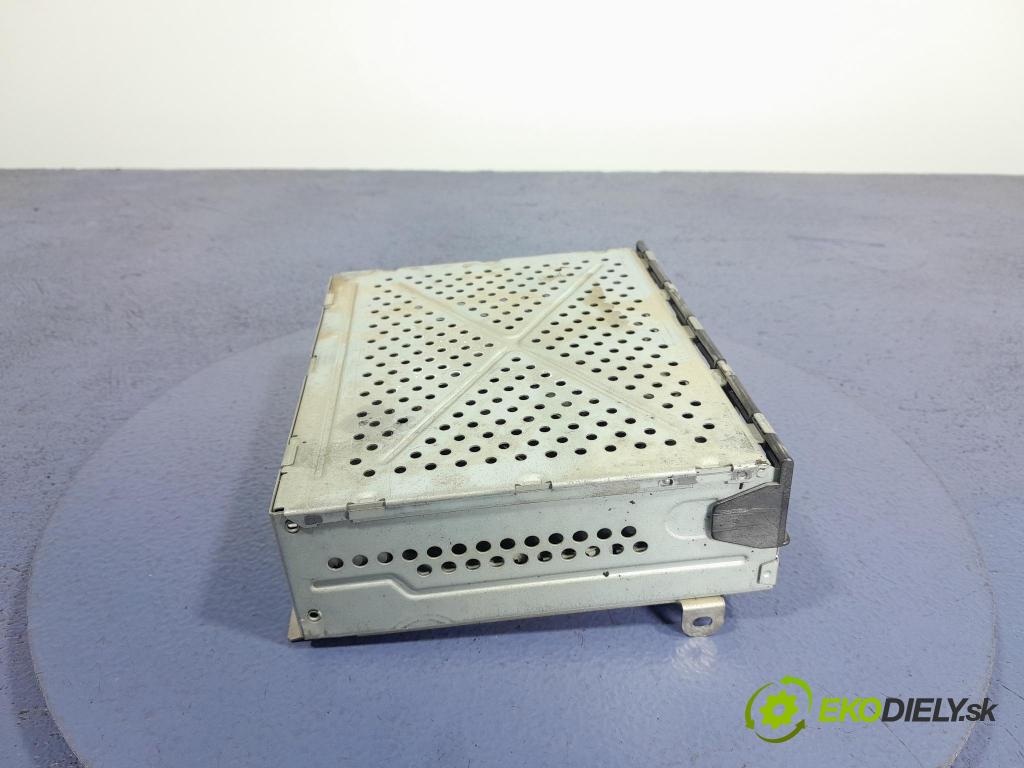 Audi A6 2004 Zesilovač: 4F0035541