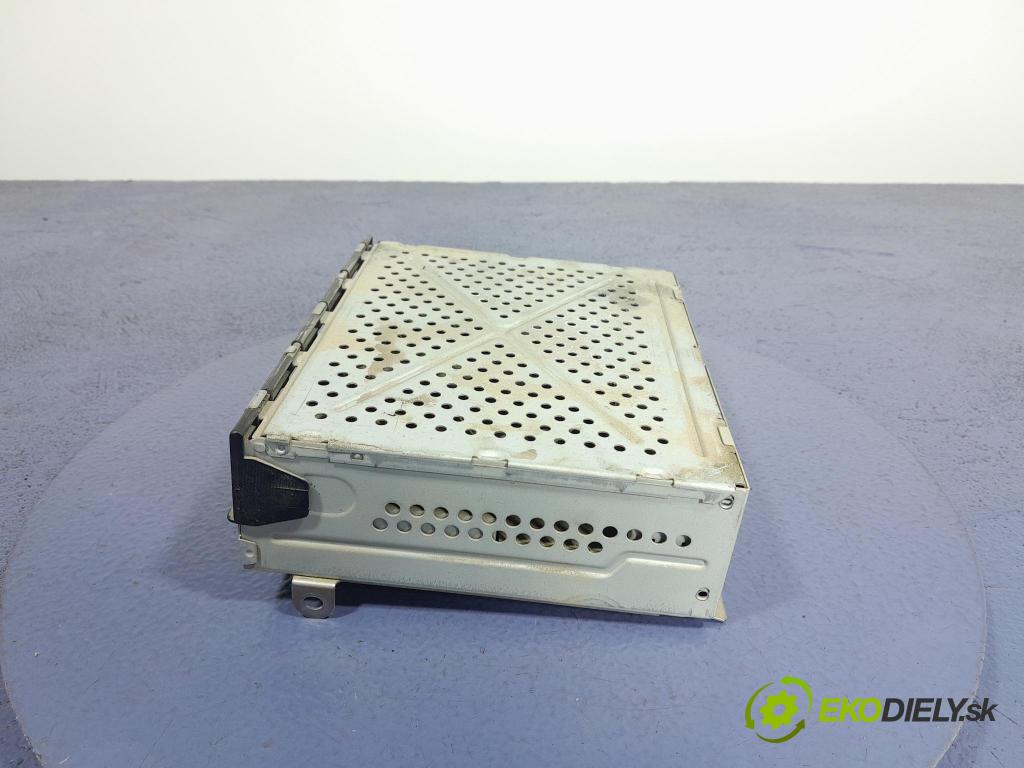 Audi A6 2004 Zesilovač: 4F0035541