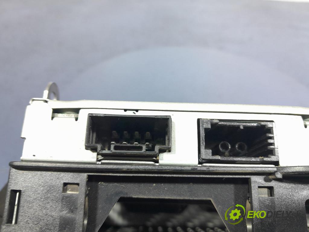 Audi A6 2004 Zesilovač: 4F0035541