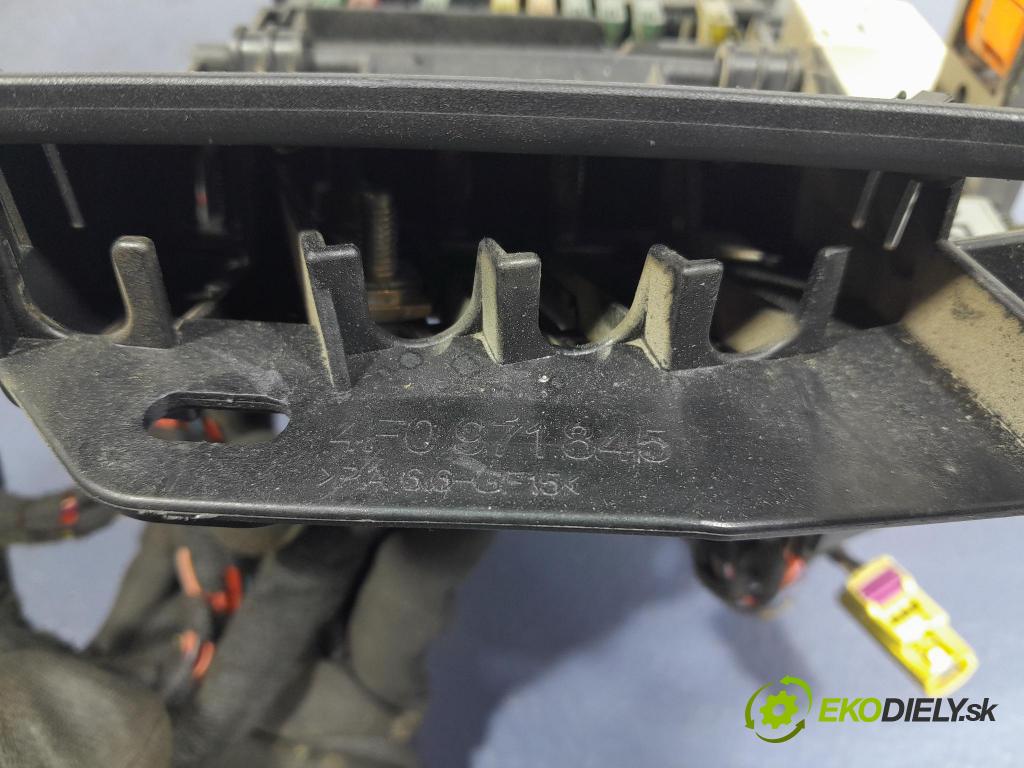 Audi A6 2004 riadiaca jednotka Komfortu 4F0907289E