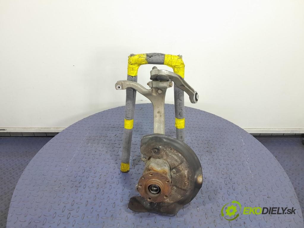 Audi A6 2004 náboj Prava: 4F0407242D