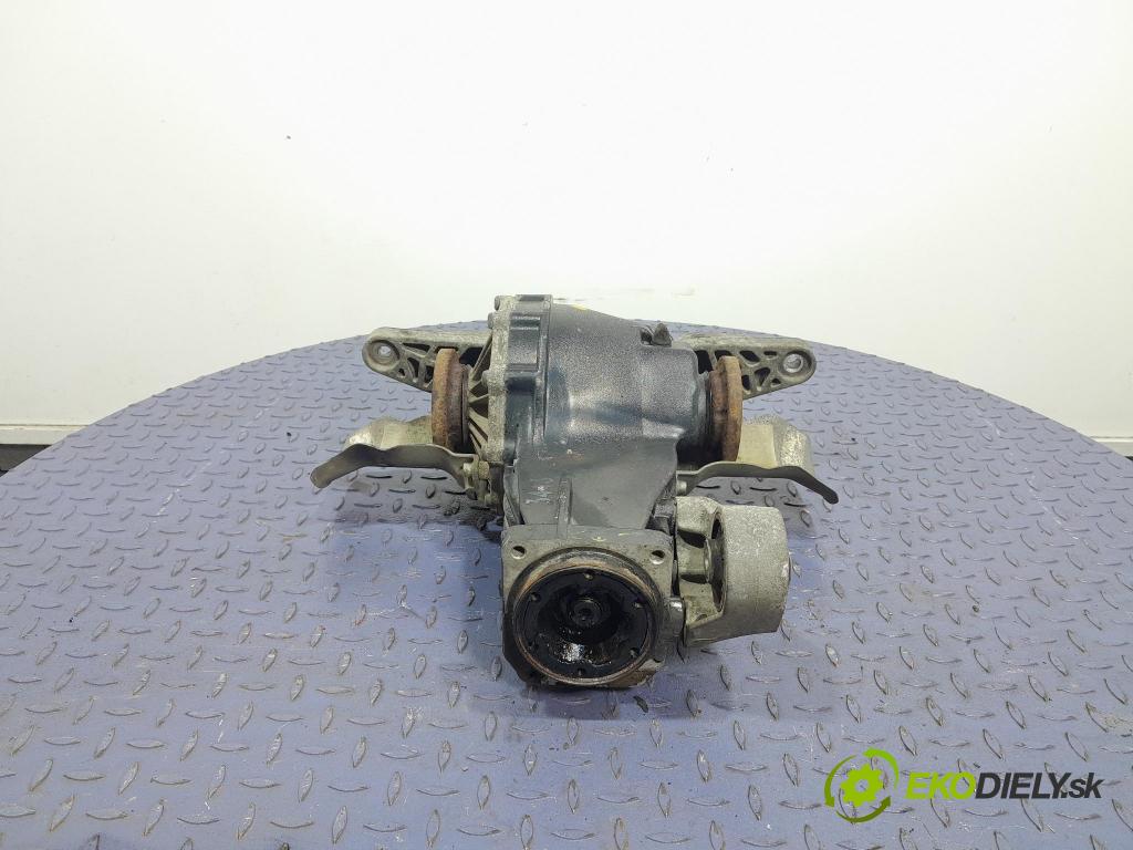 Audi A6 2004 Most: Zadný: 01R523131