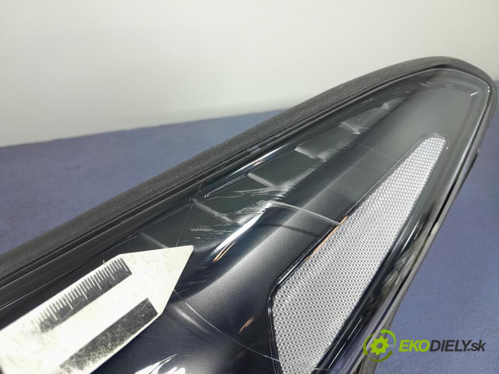 Kia Sportage 2021 Reflektor: Vľavo: F192101200