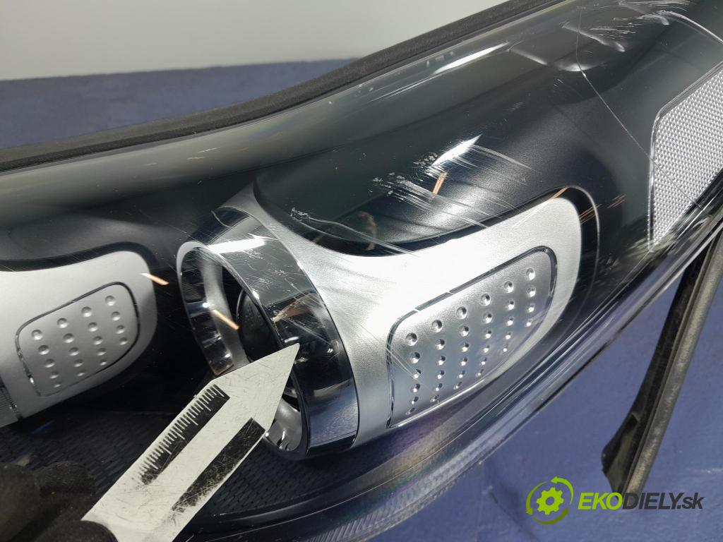 Kia Sportage 2021 Reflektor: Vľavo: F192101200
