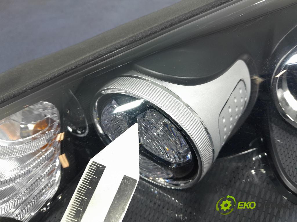 Kia Sportage 2021 Reflektor: Vľavo: F192101200