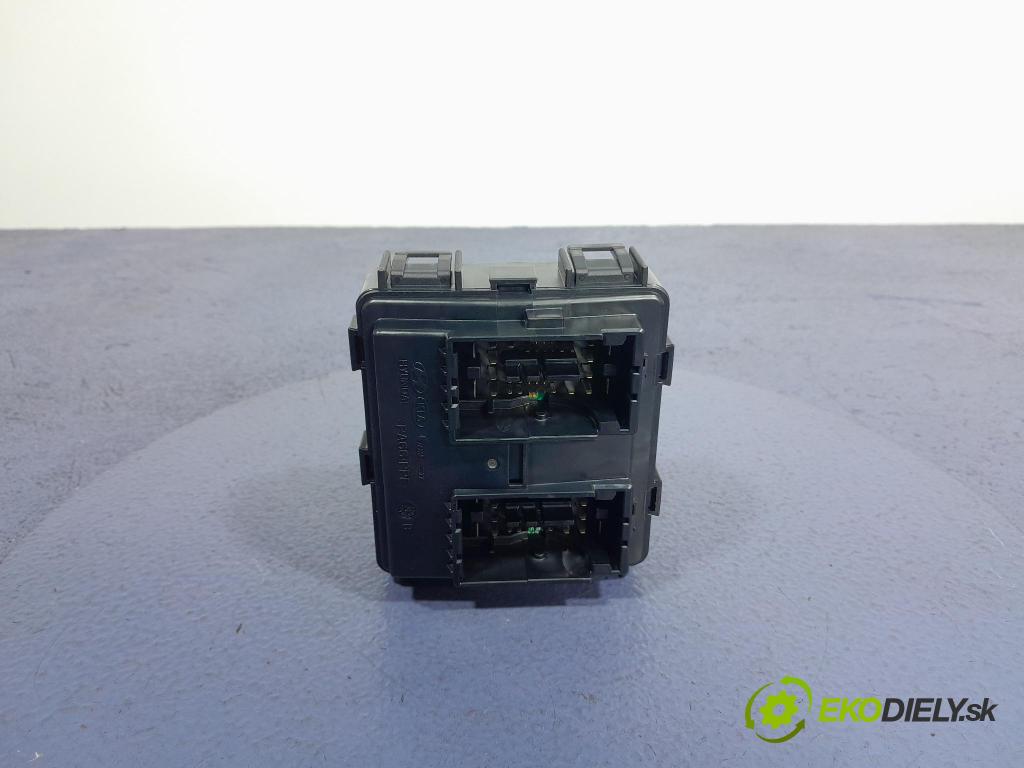 Kia Sportage 2021 skrinka Poistky: 91955-D9AE0