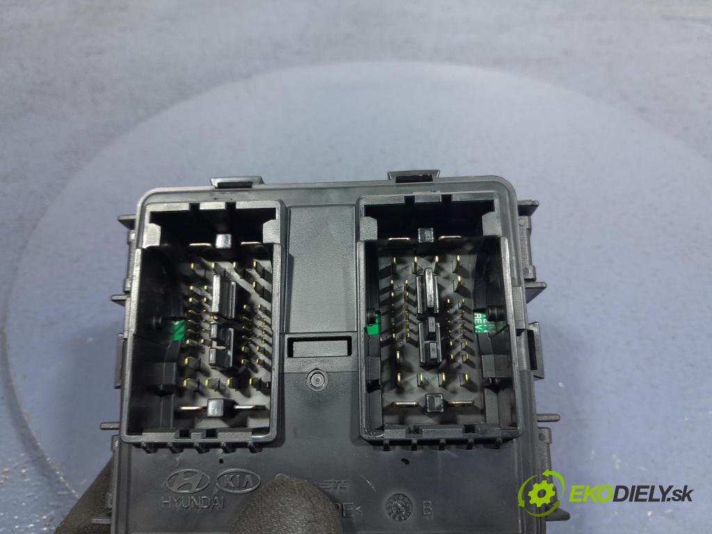 Kia Sportage 2021 skrinka Poistky: 91955-D9AE0