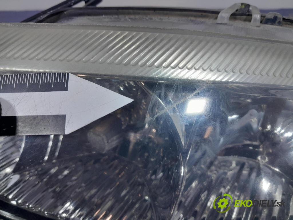 Citroen C3 2005 Reflektor: Vľavo: 9680157580