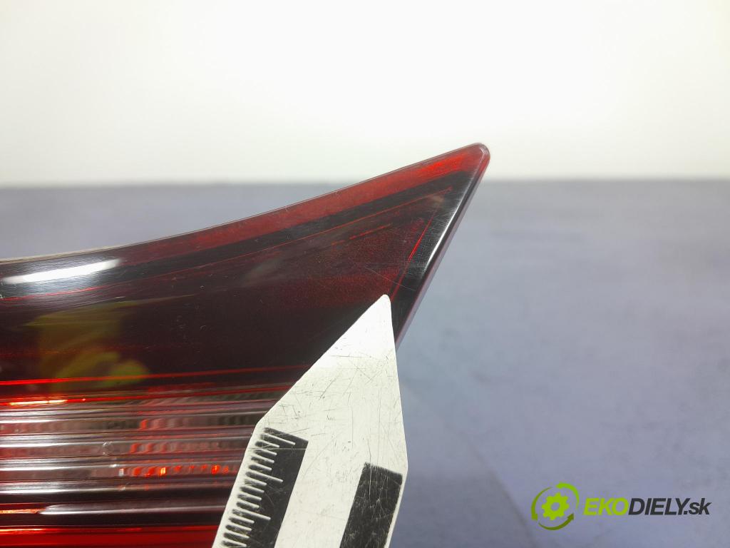 Bmw Seria 1 2020 světlo Zad: Práva: Uvnitř 7450852