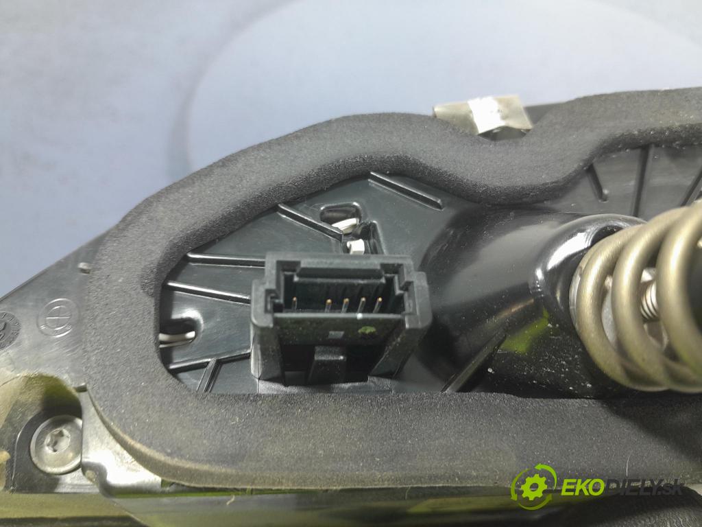 Bmw Seria 1 2020 světlo Zad: Práva: Uvnitř 7450852