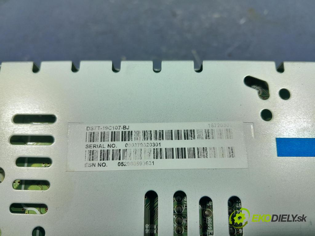 Ford Fusion 2013 Radio I Navigácia: DS7T-19C107-BJ
