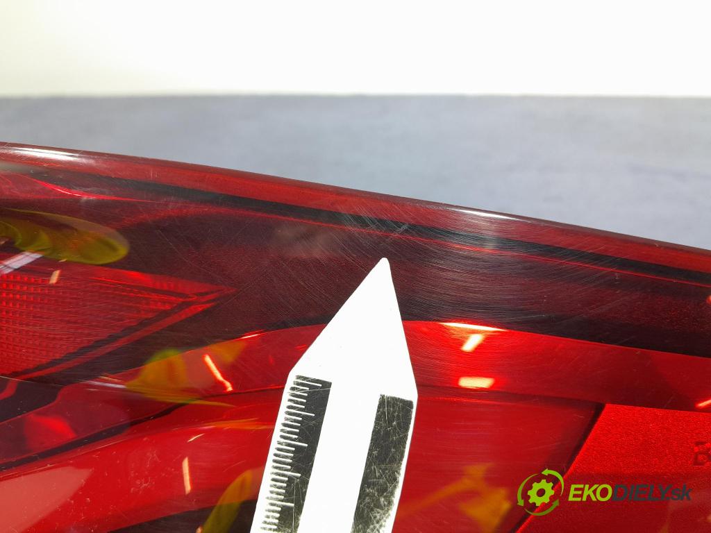 Bmw Seria 1 2020 svetlo / reflektor zad Prava: Vonkajsia: 7450644