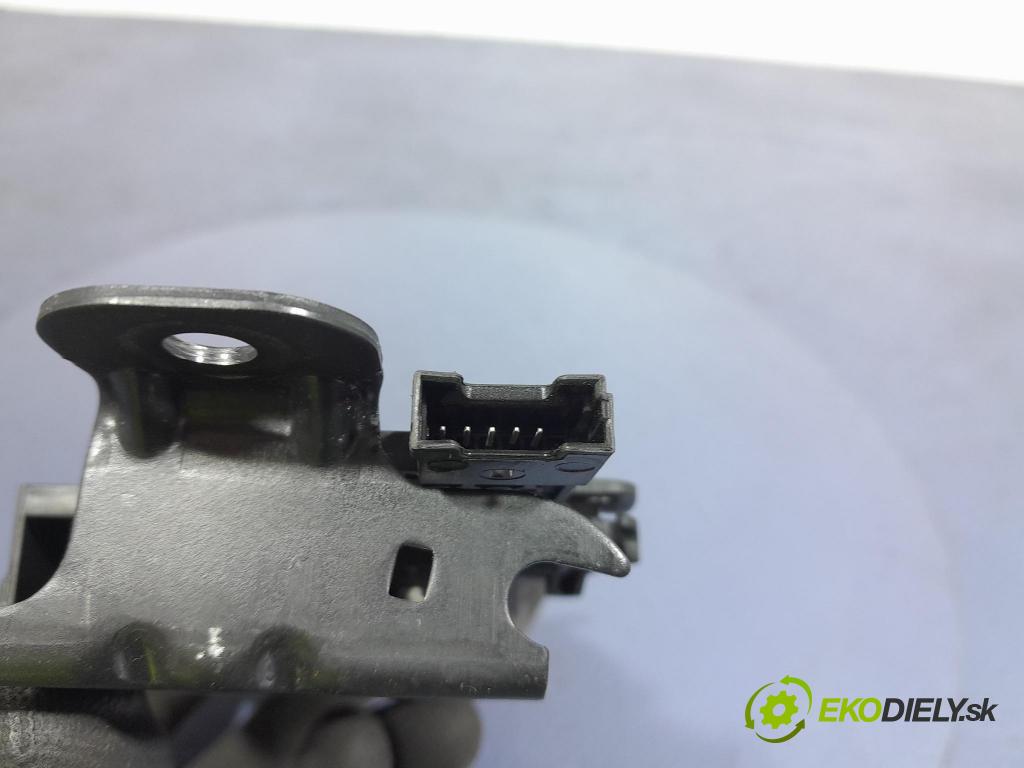 Bmw Seria 1 2020 zámek Klapky: kufr 7357112