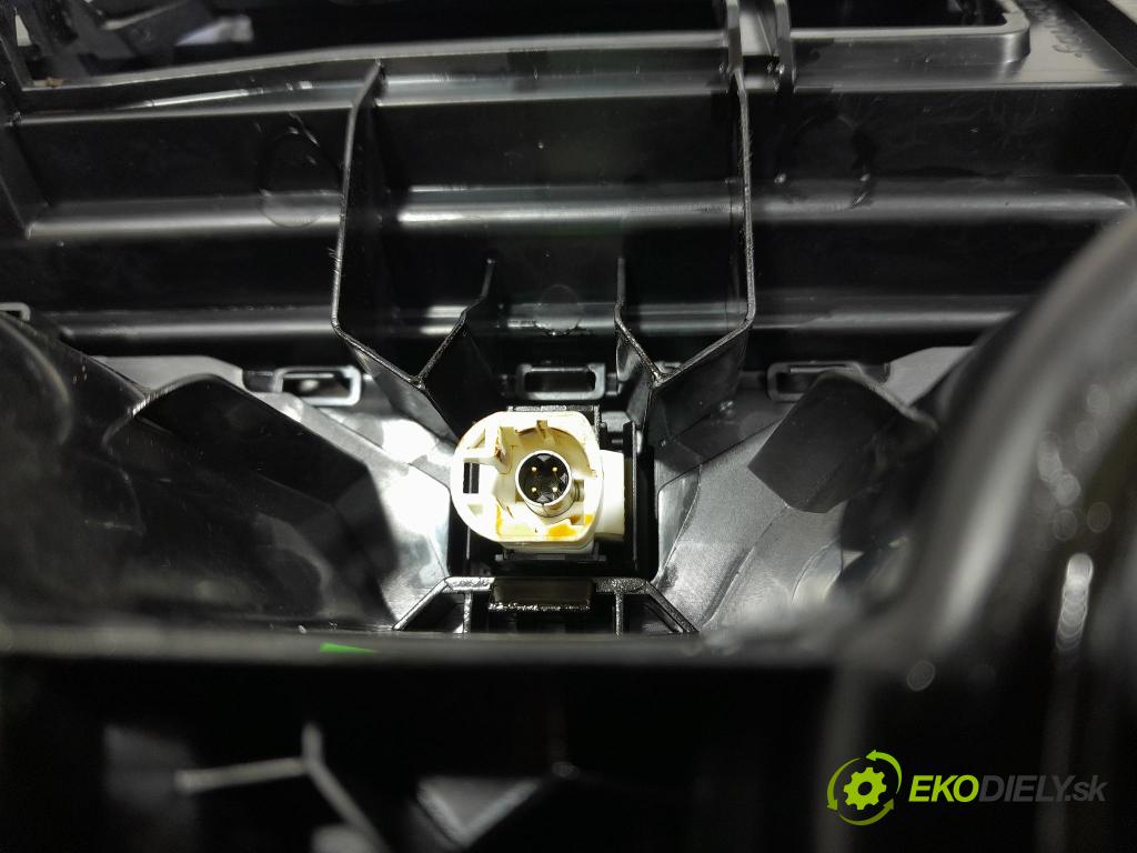 Bmw Seria 1 2020 kastlík 6834298