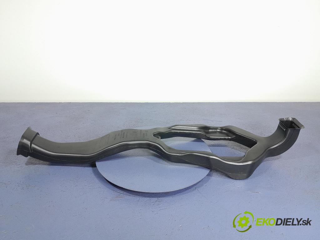 Bmw Seria 1 2020 Vstup: Vzduch: 6823327