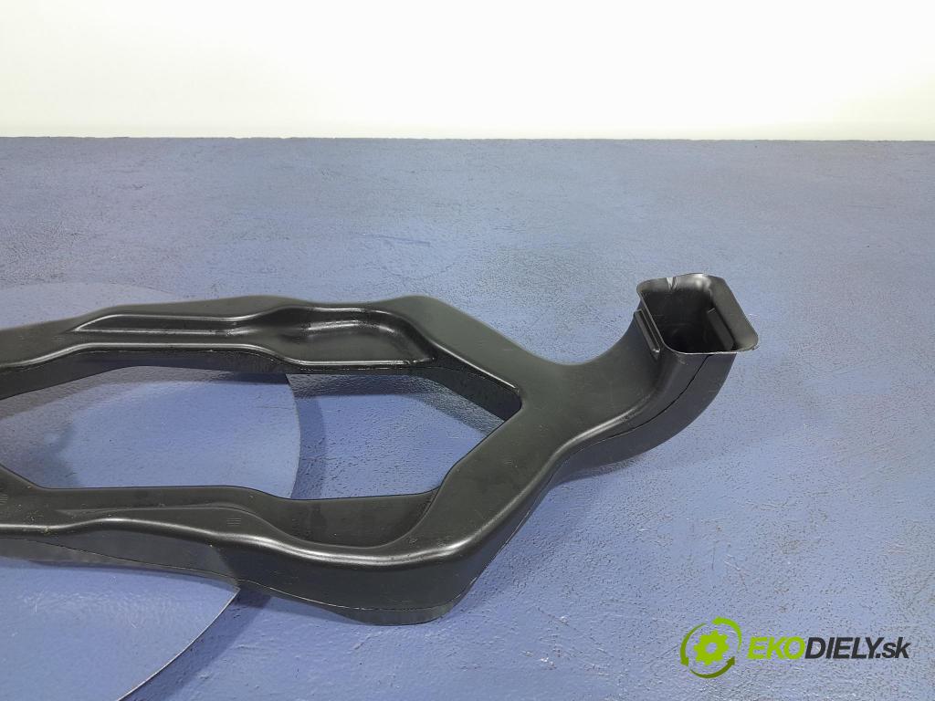 Bmw Seria 1 2020 Vstup: Vzduch: 6823327