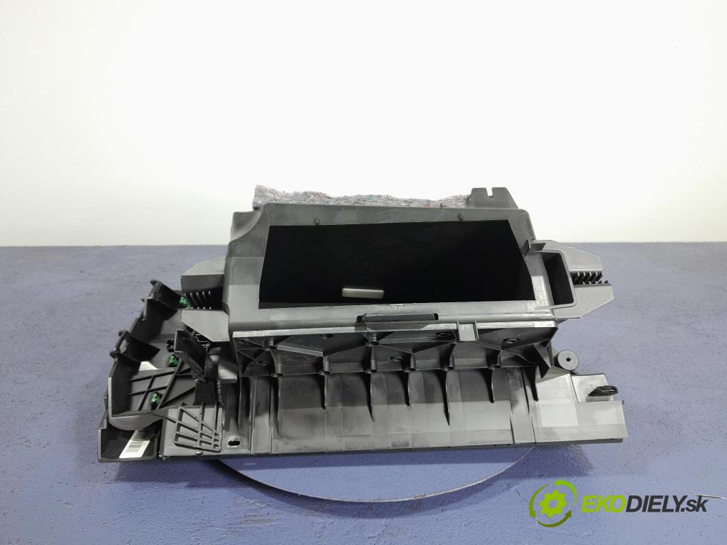 Bmw Seria 1 2020 kastlík 7937981