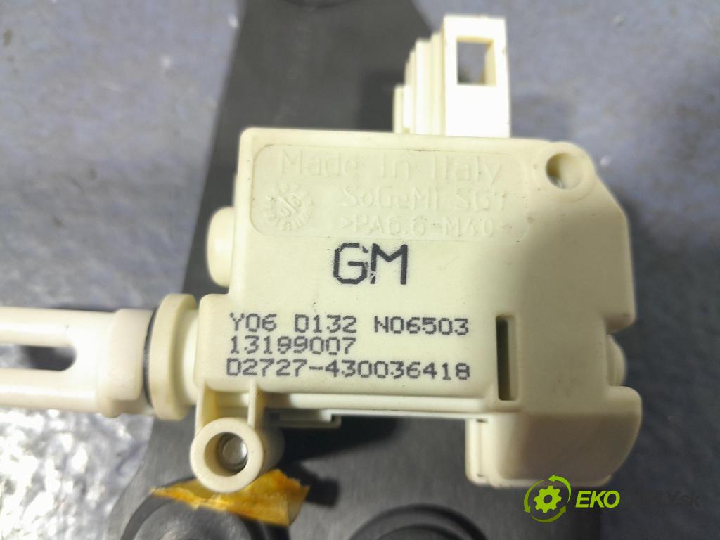 Opel Meriva 2006 zámek Klapky: kufr 13199007