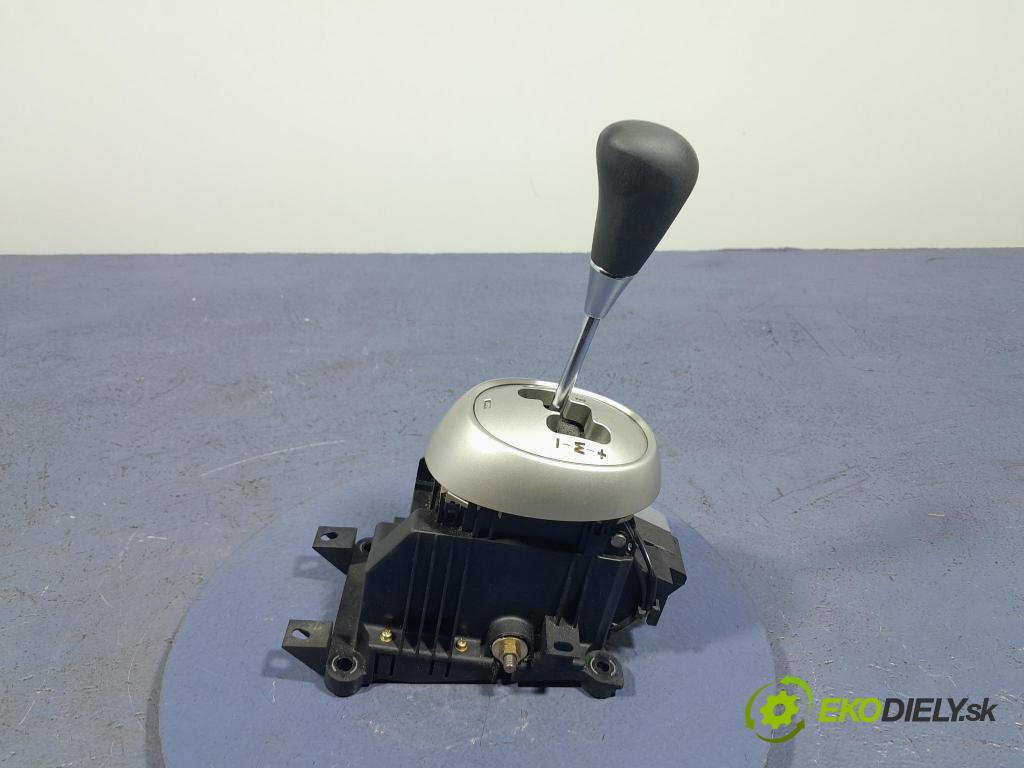 Toyota Yaris 2004 Páka: Zmeny: 89451-52020