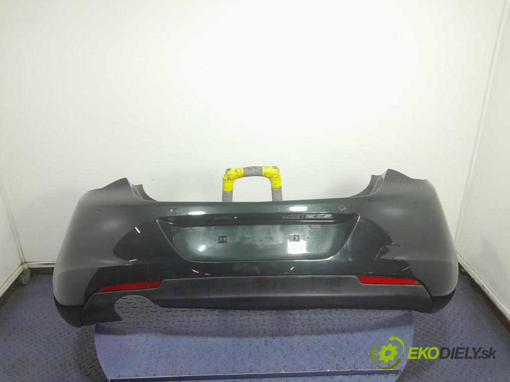 Opel Astra 2011 nárazník Zad: