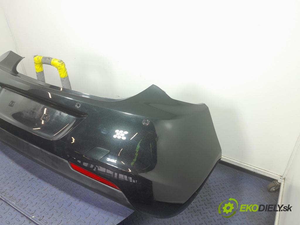 Opel Astra 2011 nárazník Zad: