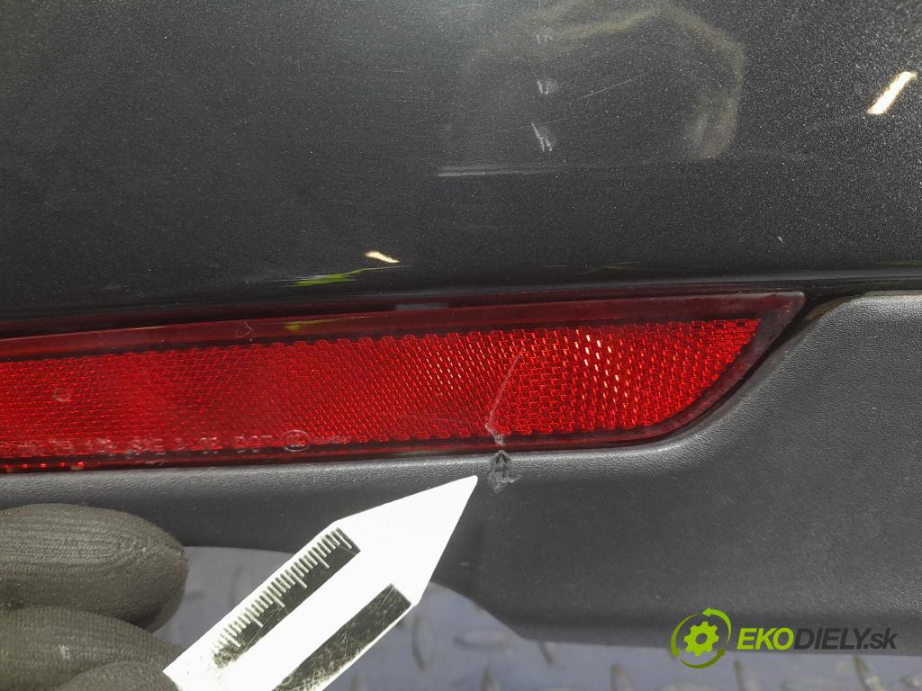 Opel Astra 2011 nárazník Zad: