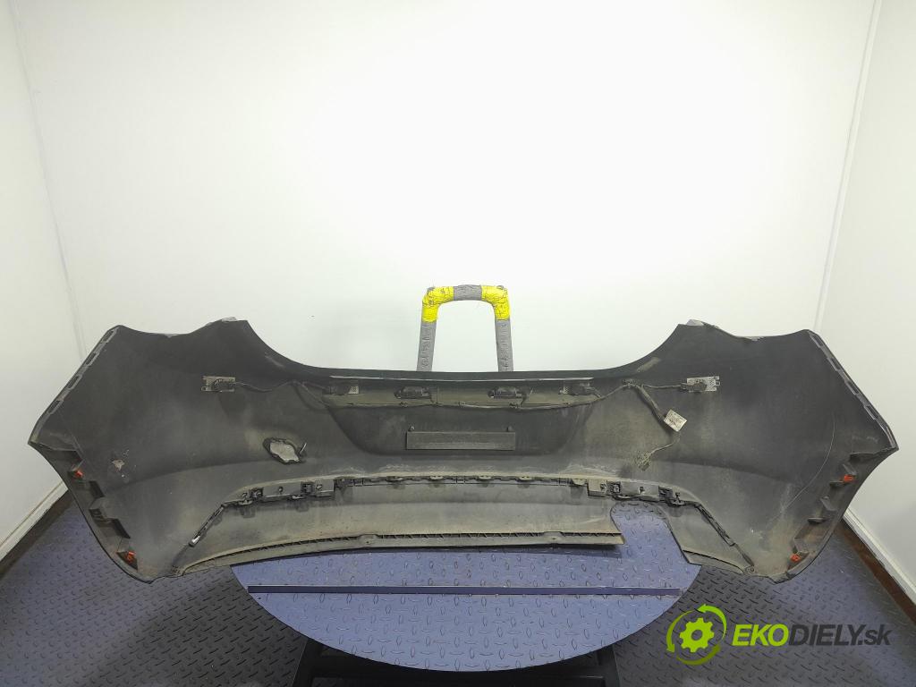 Opel Astra 2011 nárazník Zad: 