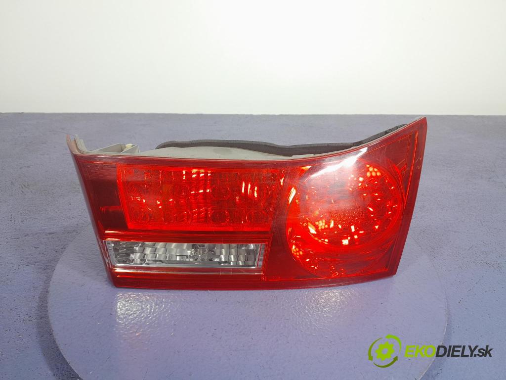 Honda Accord 2008 světlo Zad: Práva: Uvnitř