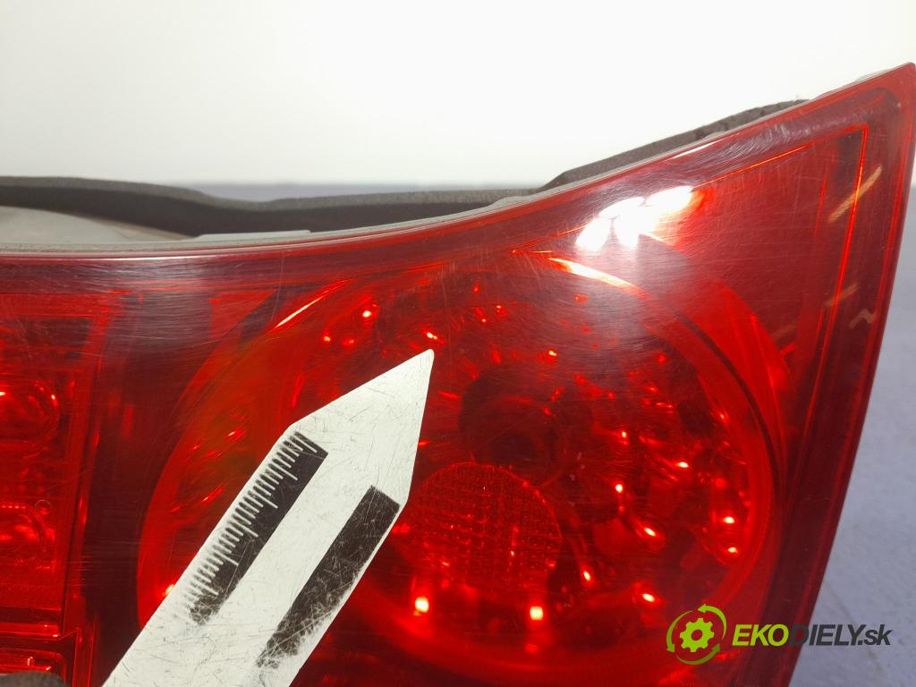 Honda Accord 2008 světlo Zad: Práva: Uvnitř