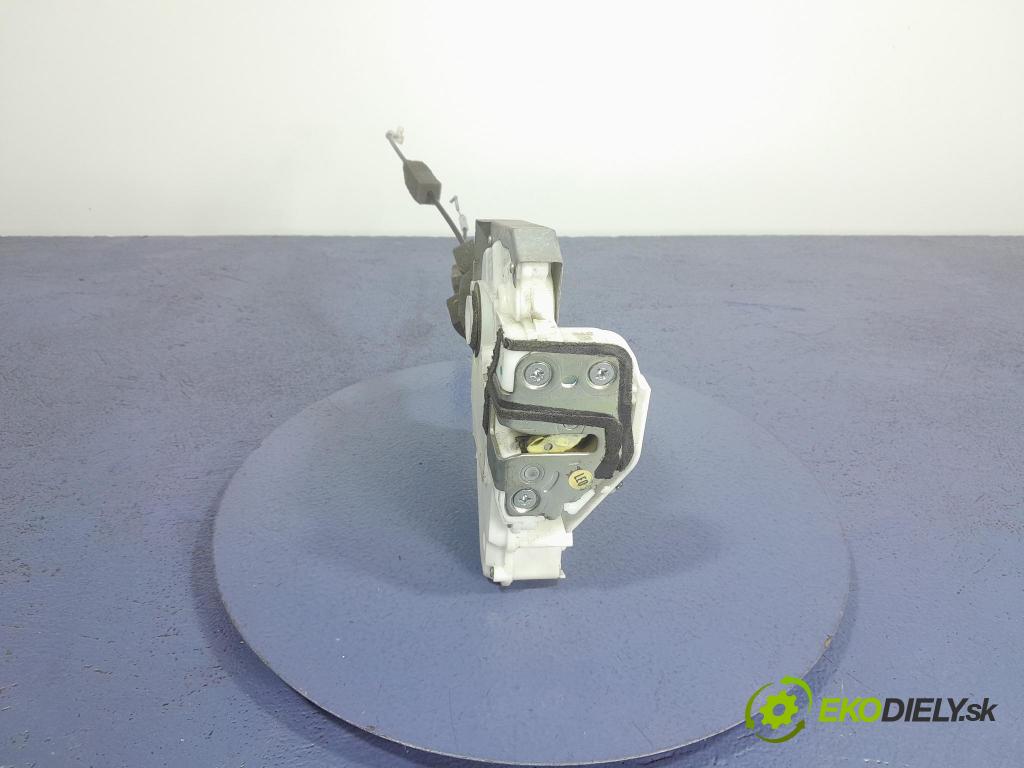 Honda Accord 2008 zámek dveře před v pravo: