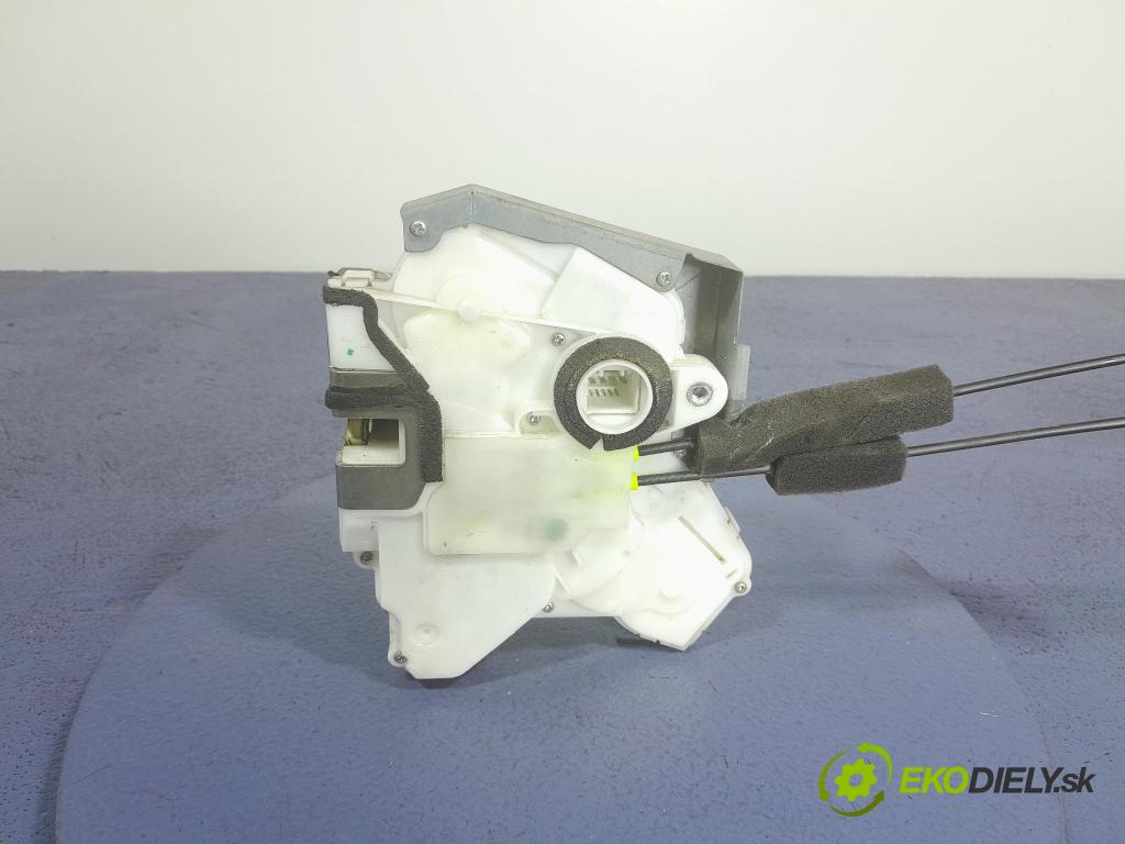 Honda Accord 2008 zámok dvere Predné Vľavo: