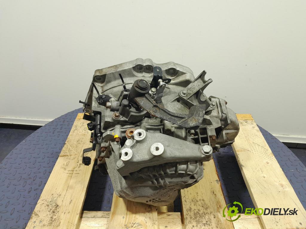 Opel Astra 2011 prevodovka Manualna M32