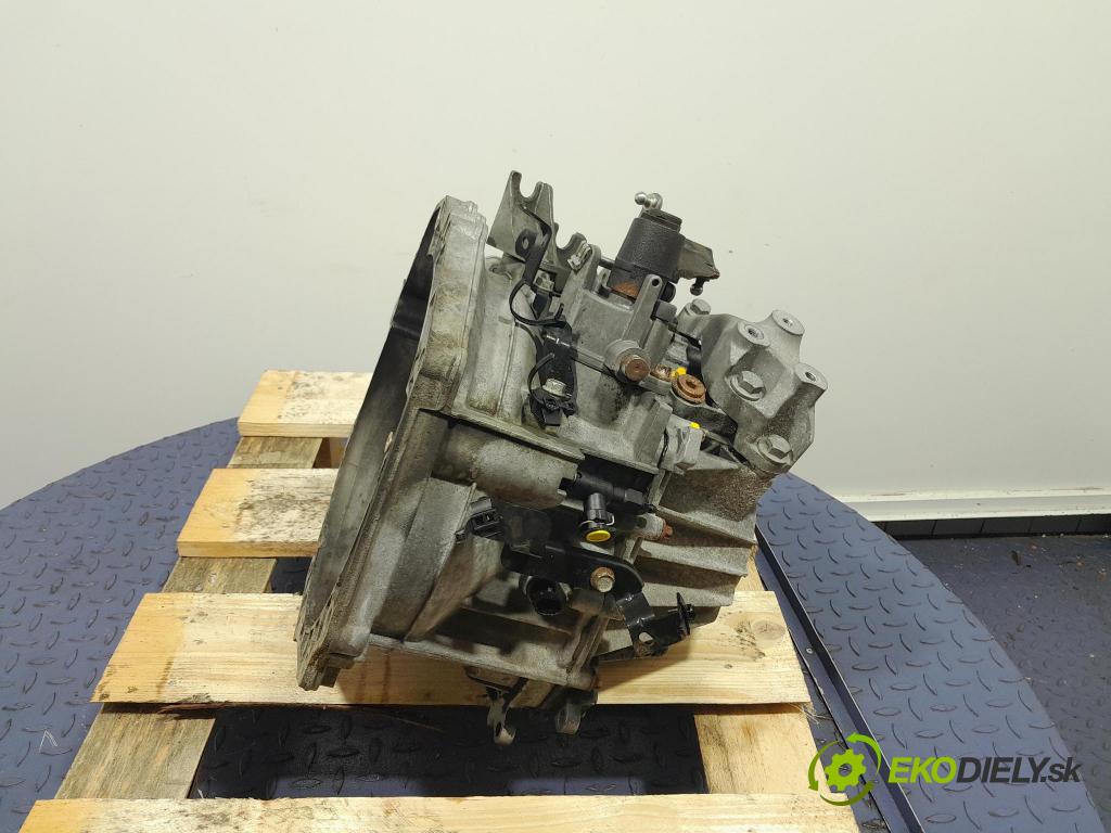 Opel Astra 2011 prevodovka Manualna M32