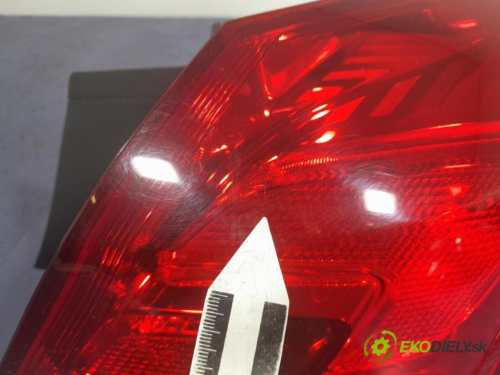 Opel Astra 2011 světlo Zad: Práva: Mimo: