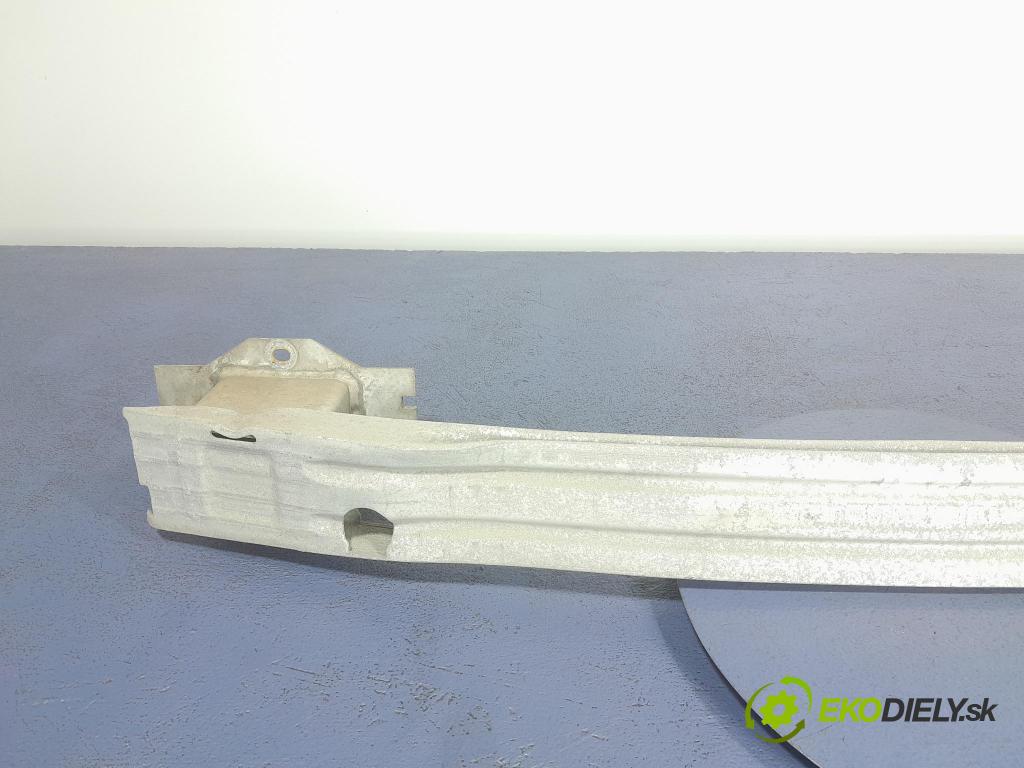 Opel Astra 2011 výztuha narazník Zad: