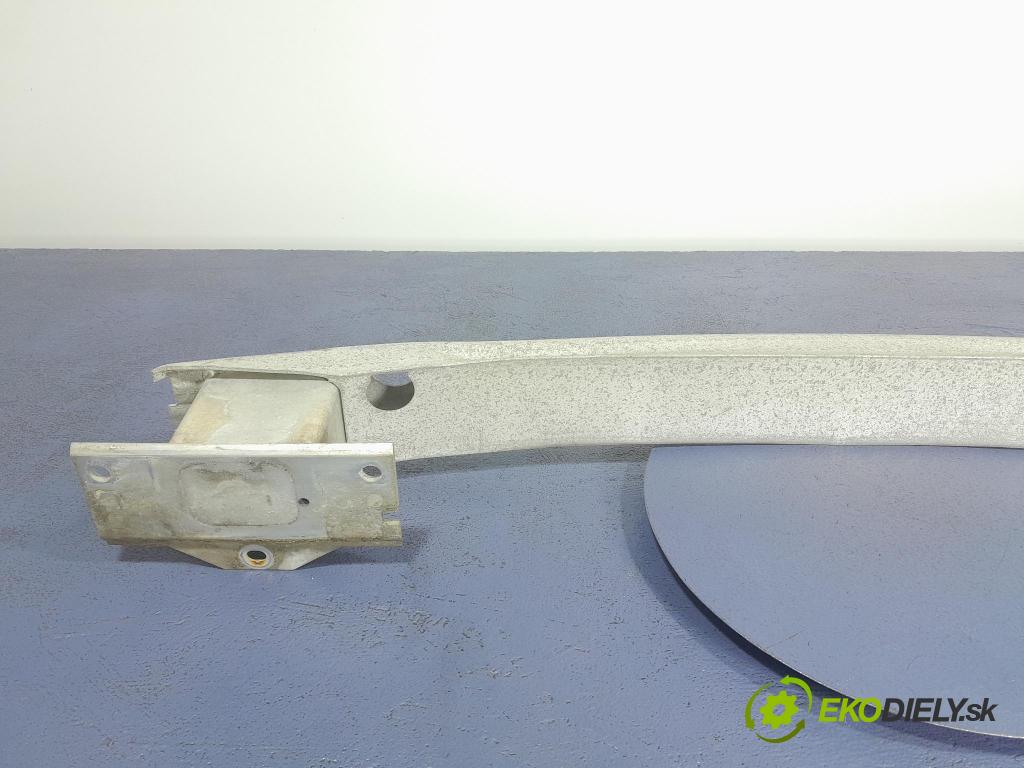 Opel Astra 2011 výztuha narazník Zad: