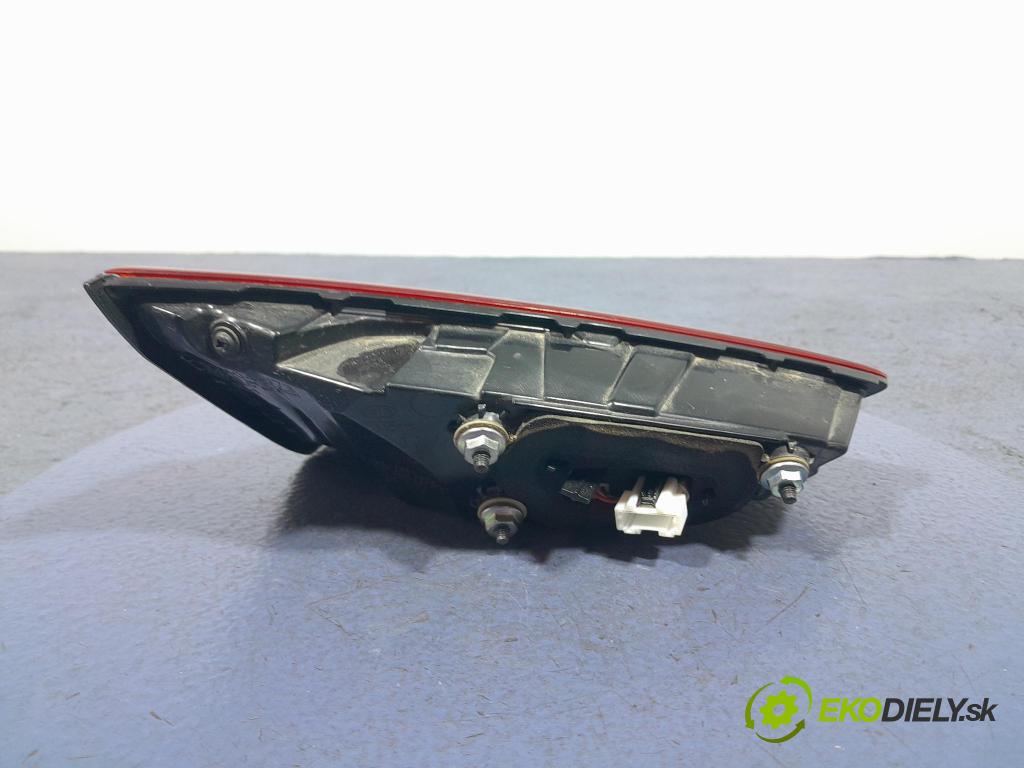 Kia Xceed 2021 svetlo / reflektor zad Prava: Vnútri: 92404J7350