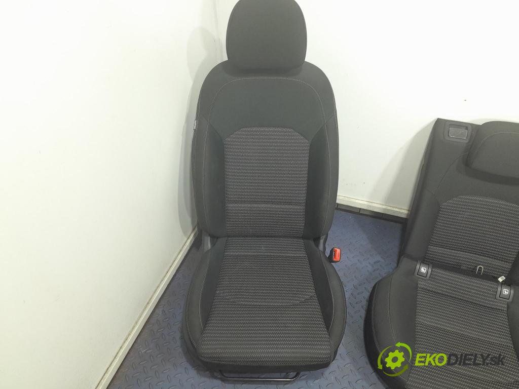Kia Xceed 2021 sedačke: Set.: