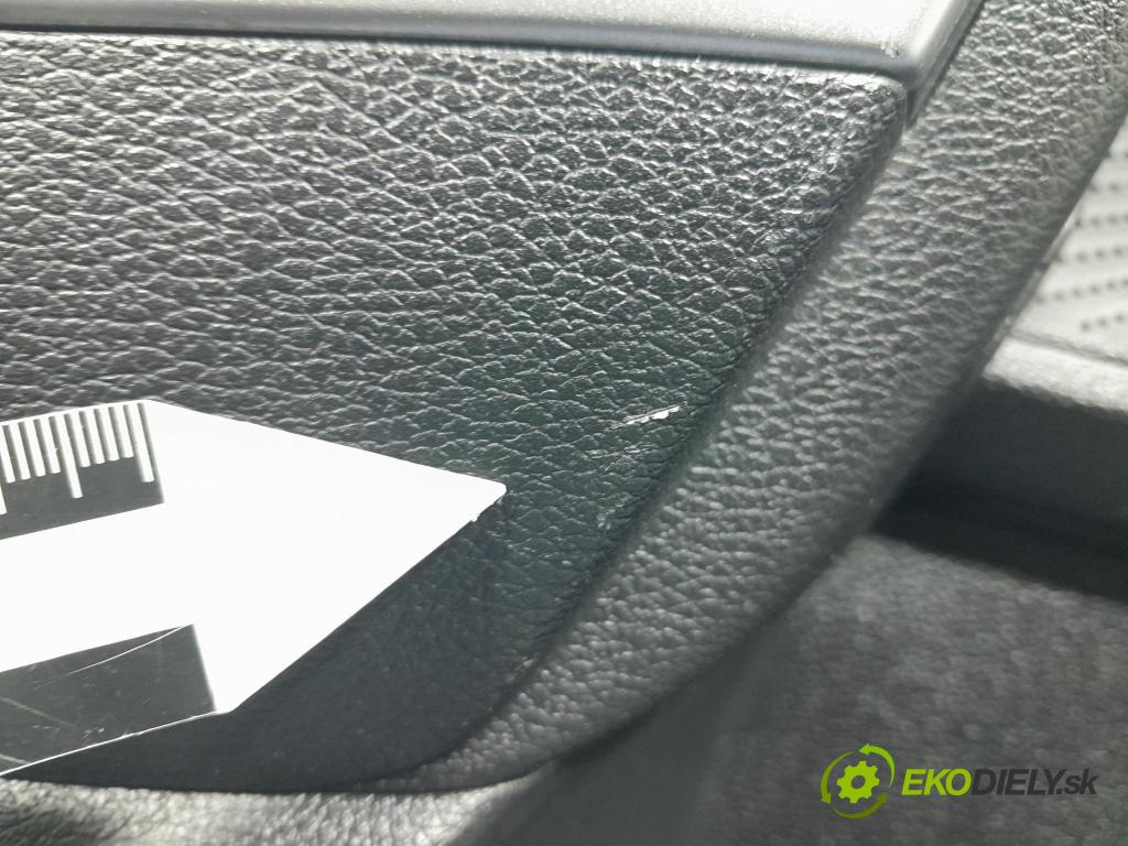 Kia Xceed 2021 Tapacír: dveře před levá 82332-J7000