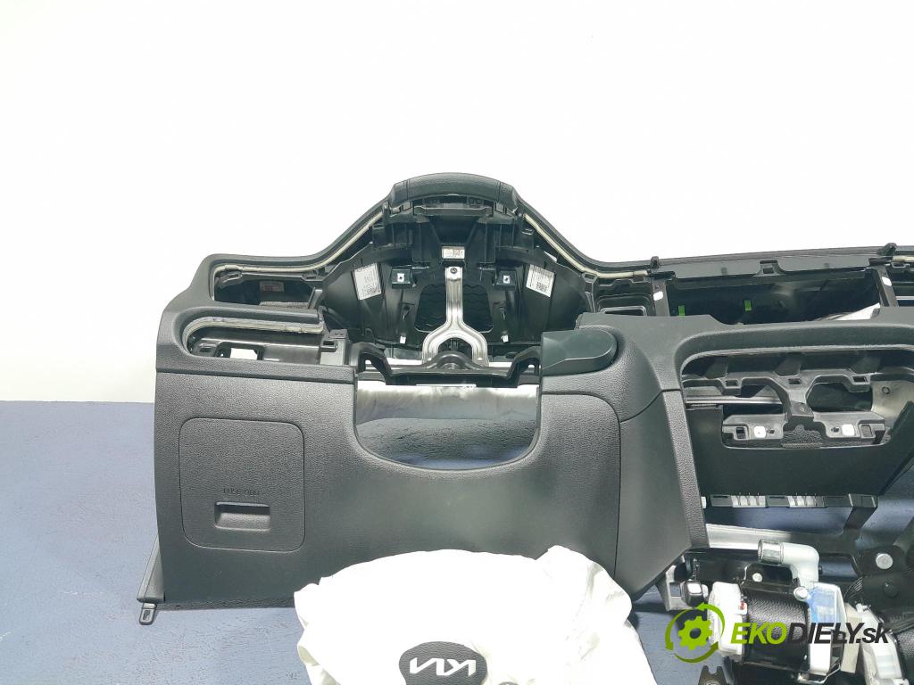 Kia Xceed 2021 kokpit,pristrojová doska 80100-J7100