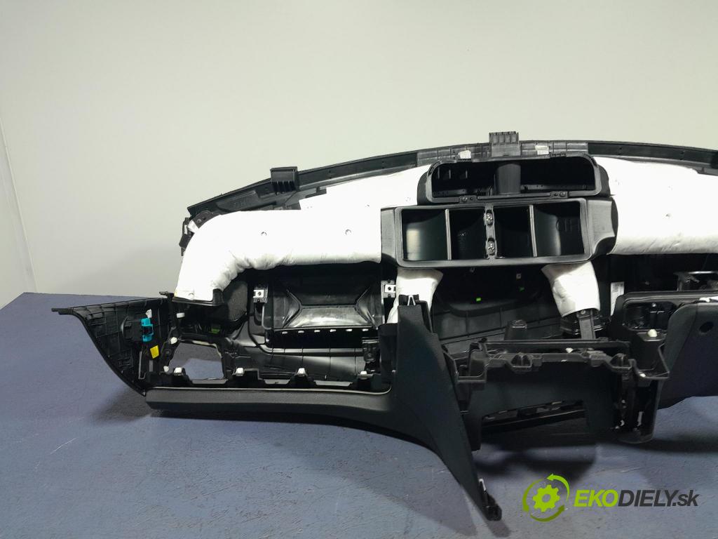 Kia Xceed 2021 kokpit,pristrojová doska 80100-J7100