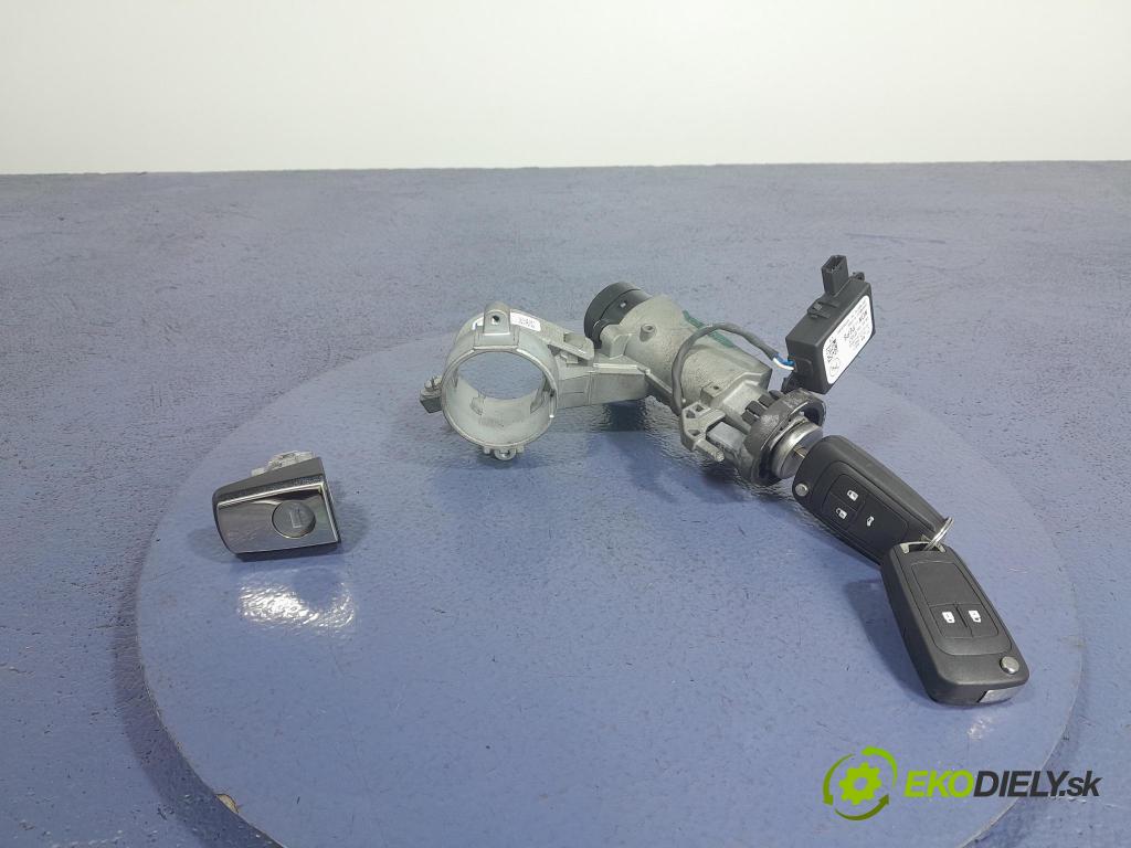 Opel Astra 2011 Spínač zapaľovania: