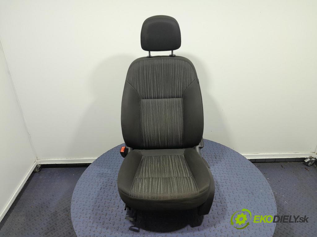 Opel Astra 2011 Sedačka Ovládače: