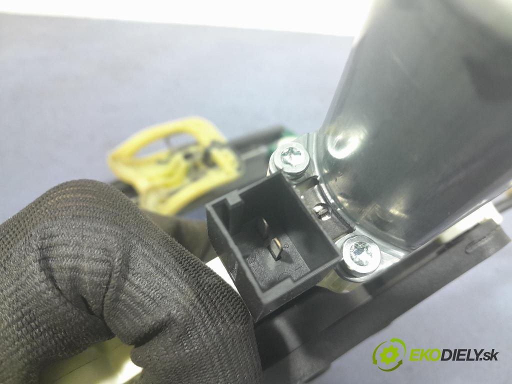 Audi A6 2019 mechanizmus okna Okná: Predné v pravo: 4K0837462