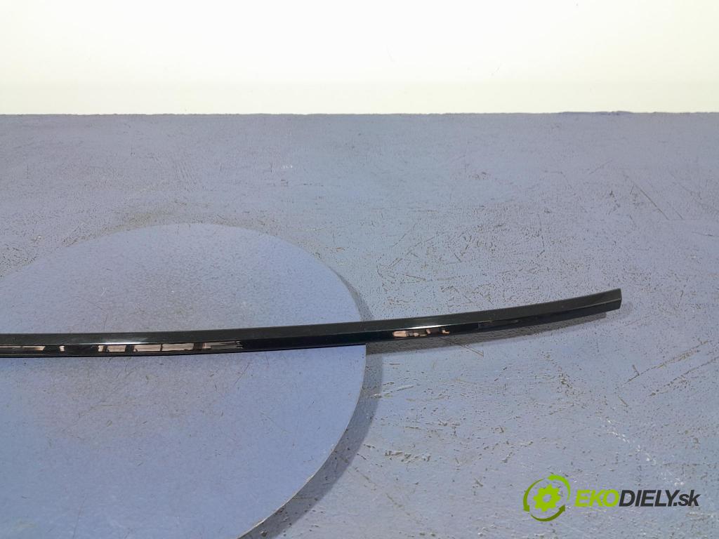 Audi A6 2019 lišta kufra: