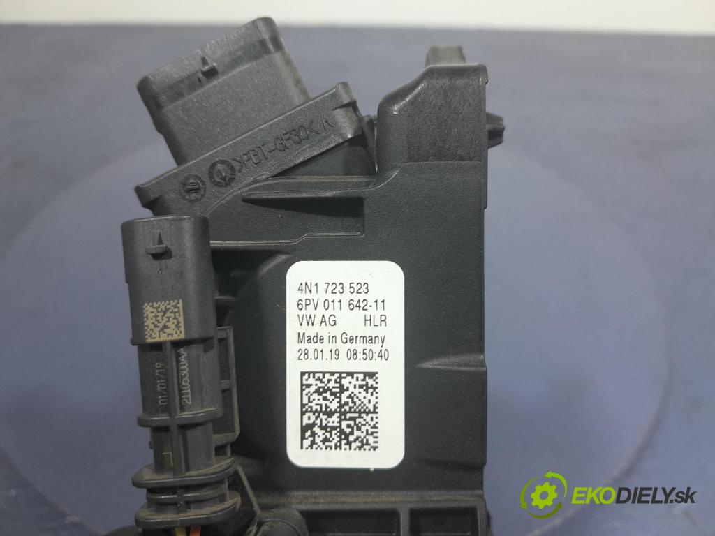 Audi A6 2019 pedal Plyn: 4N1723523