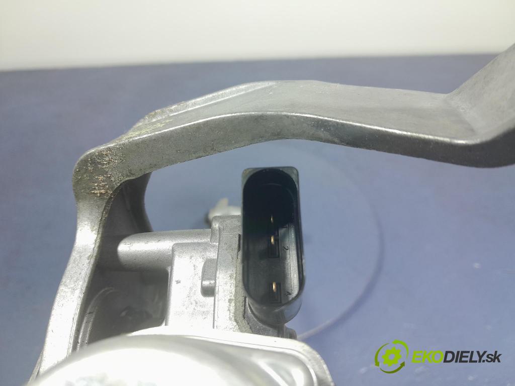 Audi A6 2019 mechanizmus motor: Stierače: Predné 4K1955023